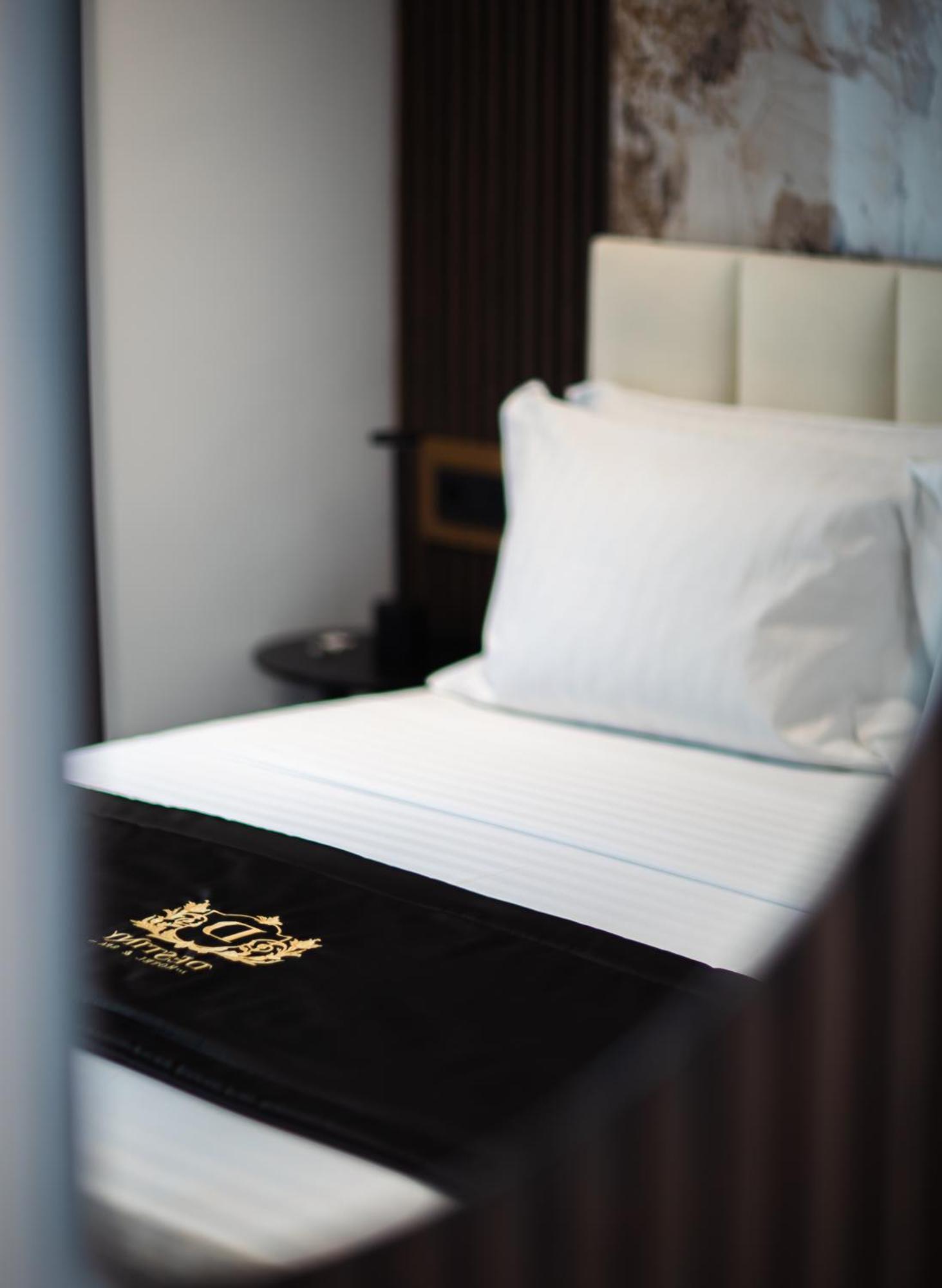 Destiny & Hotel Yzberish